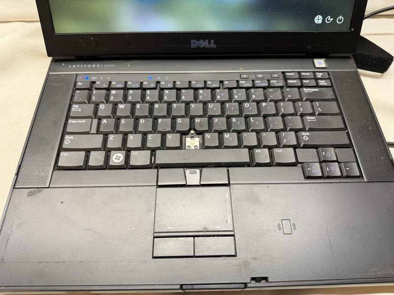 Dell Latitude E6500 Laptop Computer - Powers On ~ For Parts/Repair AS IS gallery