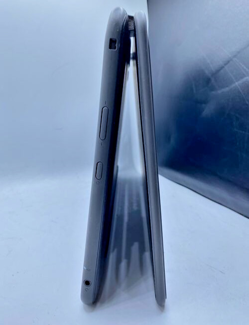 Dell Latitude 3190 2-in-1 11.6" Touch Pentium Silver N5030 4GB RAM 128GB SSD gallery