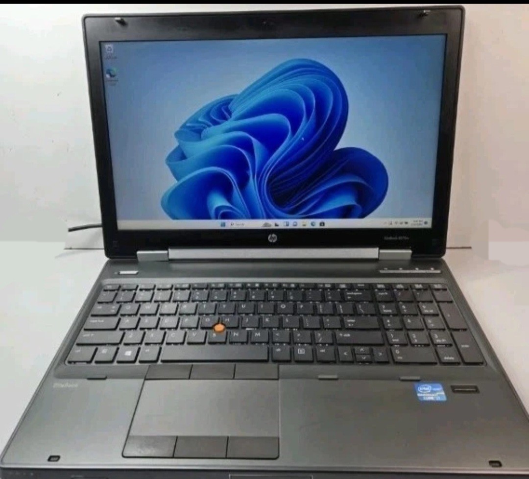 HP EliteBook 8570w I7 3.7GHz, 32GB RAM, 256GB SSD + 1TB HDD 1080p Windows 11 Pro gallery