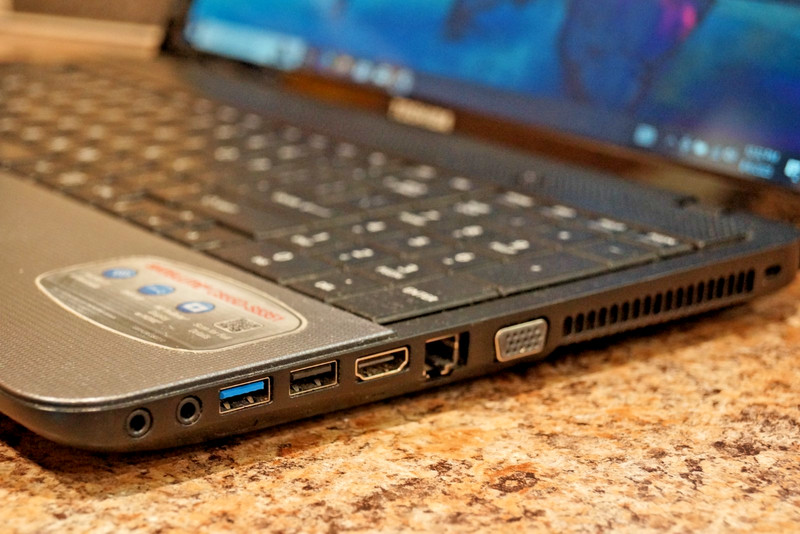 Active 22H2 Version WIN10 PRO Toshiba C855D AMD A6@2.70GHz,4GB RAM,720GB HDD gallery