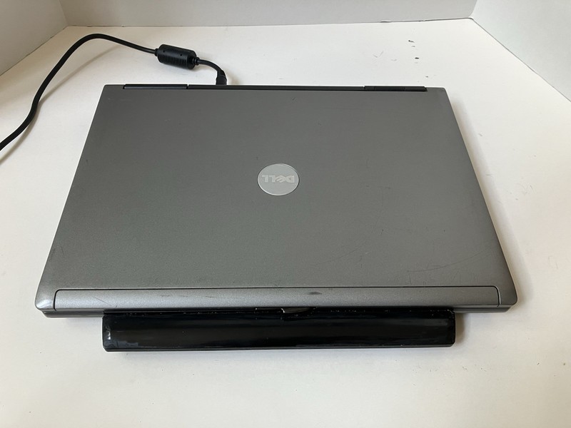 Dell Latitude D630: XP Pro, T7500, 120 GB HDD, 3 GB RAM, WXGA, Revised GPU! gallery