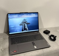 Lenovo Yoga 7 16ARP8 16″ Ryzen 5 7535U 8GB 512GB SSD