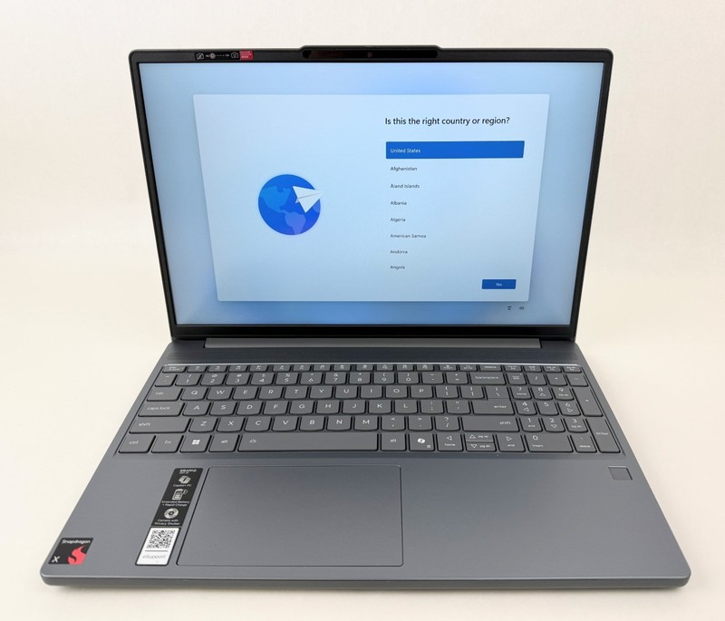 Lenovo IdeaPad Slim 3x 15Q8X10 15.3" WUXGA Touch Snapdragon X 16GB 1TB SSD W11H gallery
