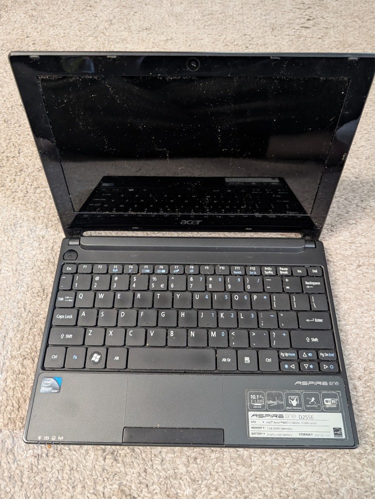 Acer Aspire One D255E Netbook Intel Atom Windows 7 Starter 10.1" Black Webcam