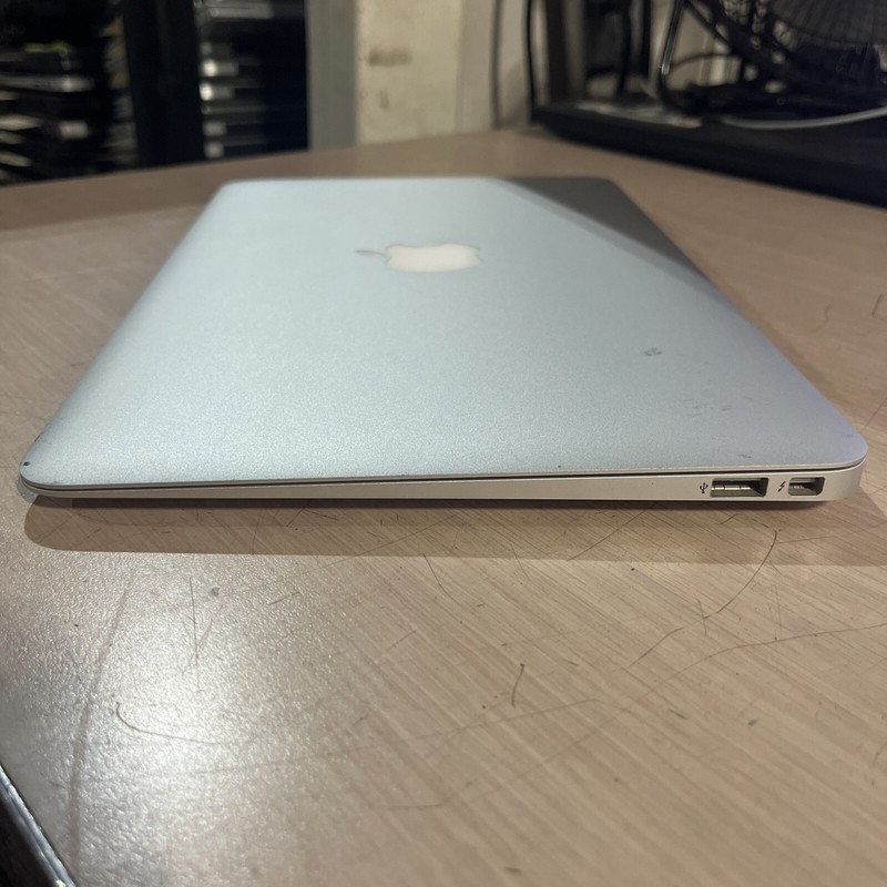 APPLE MACBOOK AIR EARLY 2015 11" CORE I5-5250U 1.6GHZ 4GB RAM NO HD gallery