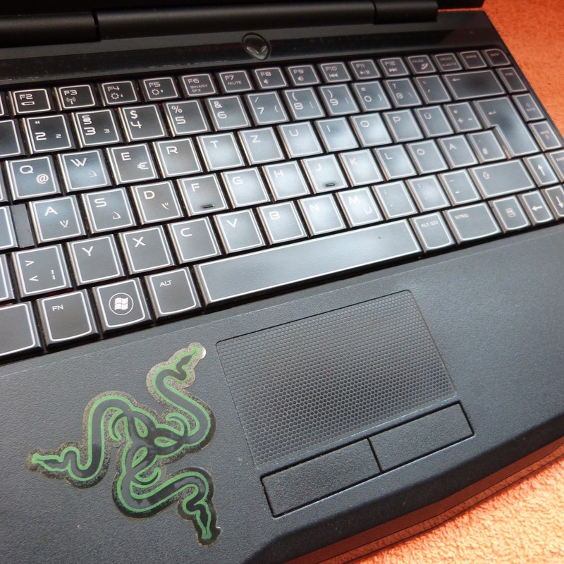 Alienware M11x R1 11" Premium SUB Netbook l 500GB Windows 7 l 4GB RAM HDMI gallery