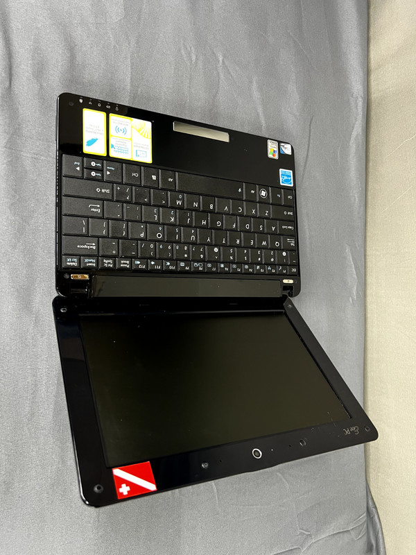 ASUS Eee PC 1005HA Netbook Atom N270 1GB RAM 160GB HDD Windows XP Home gallery