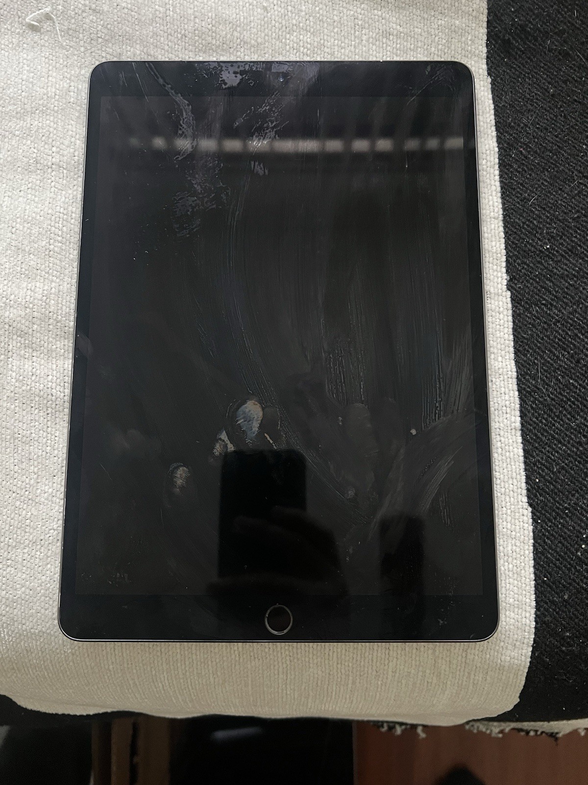 Apple iPad Air 3 10.5" 64GB 3rd Gen Wi-Fi Space Gray - AS For Parts gallery