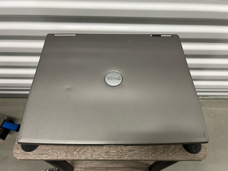 Dell Latitude D600 Windows 98 SE Laptop - Centrino , 512MB RAM, ATI GPU AS IS gallery