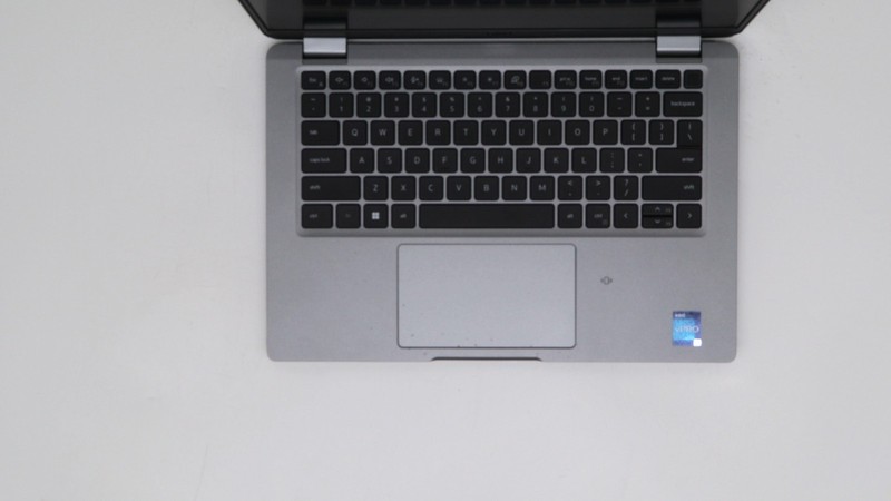 Dell Latitude 5330 13" i7-1265u 16GB 256GB - Very Good READ DESC gallery