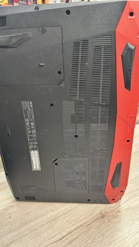 ACER PREDATOR HELIOS 300 N17C1 16gb Ram 750gb Hd gallery