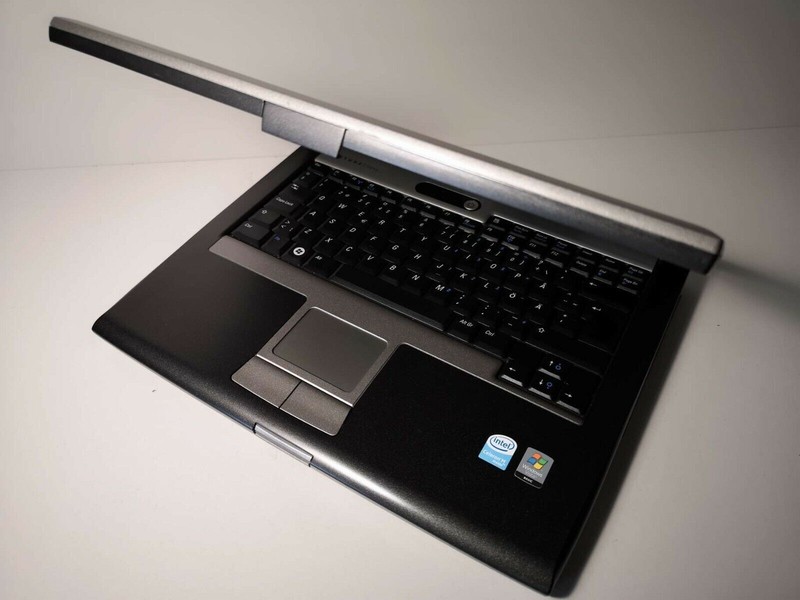 Dell Latitude D530 2GB RAM 250GB HDD 15inch 1400x1050 4xUSB FireWire Win XP Pro gallery