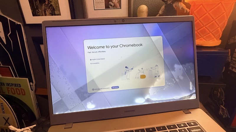 Samsung Galaxy Chromebook Go XE340XDA 15.6” Chrome OS - Screen Defect gallery