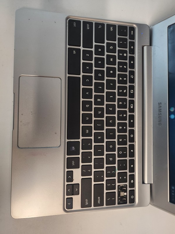 SAMSUNG CHROMEBOOK 2 11.6 HD CELERON N2840 2GB Ram 16GB SSD XE500C12 READ gallery