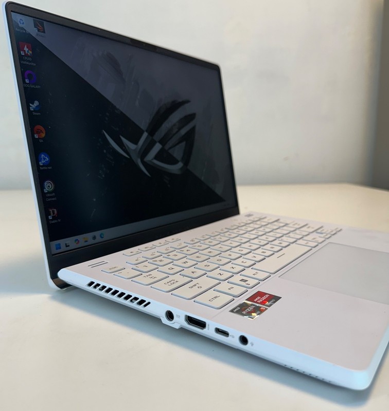 ASUS ROG Zephyrus G14 GA402RJ Ryzen 9 6900HS RX 6700S 16GB 1TB SSD gallery