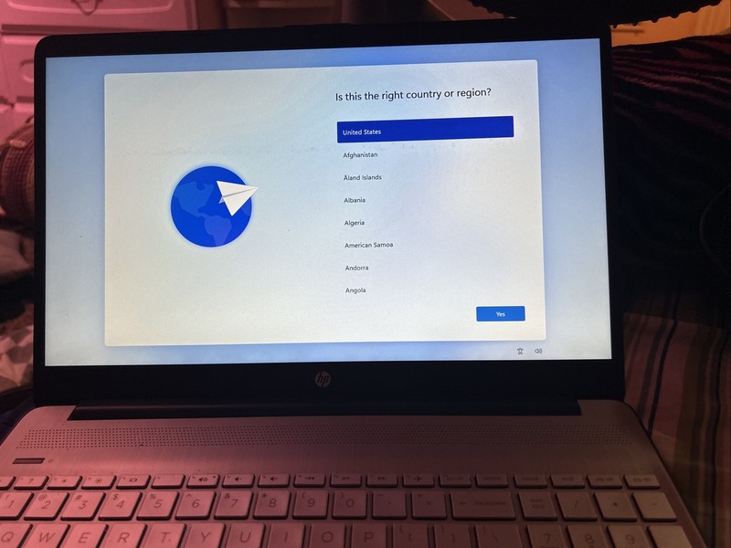 HP 15-EF2126WM 15.6" (1TB SSD, AMD Ryzen 5-5500U, 2.10 GHz, 16GB RAM, AMD... gallery
