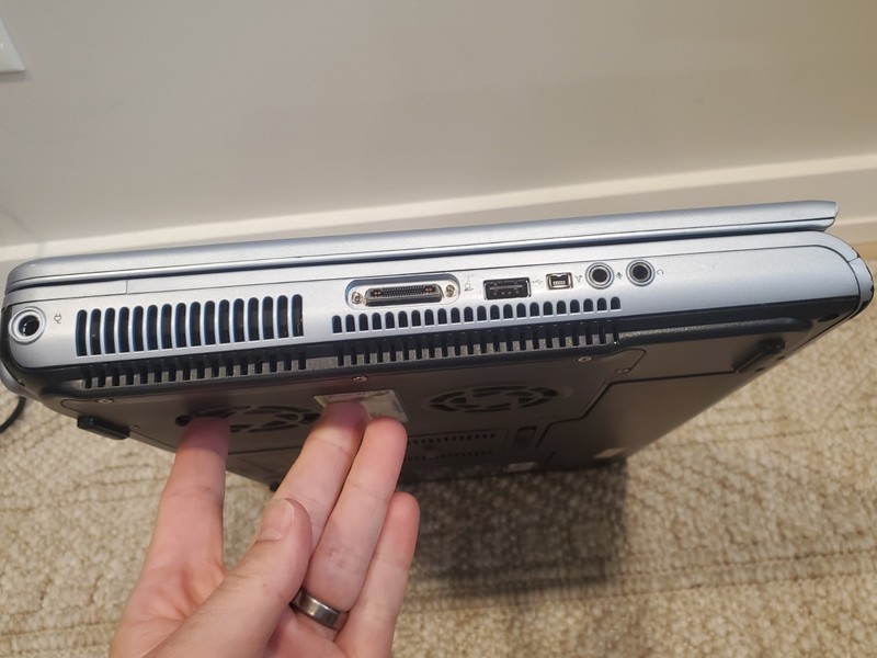 HP Pavilion ZD7000 17in Intel P4 3GHz 512mb 40GB - Powers On - *PARTS OR REPAIR gallery