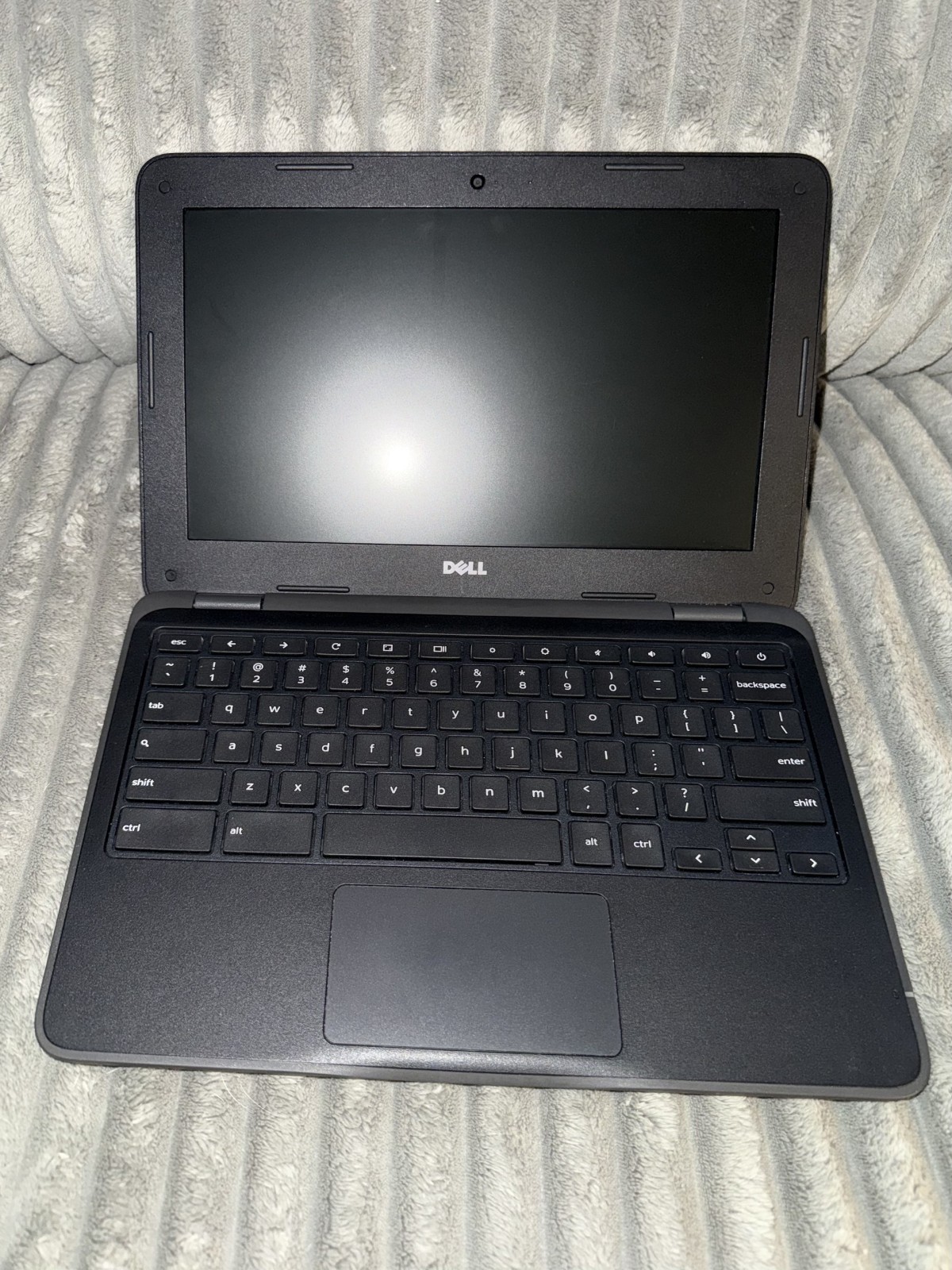 Dell Chromebook 11 3180 11.6" (16GB eMMC, Intel Celeron N3060, 1.6GHz, 4GB RAM) gallery