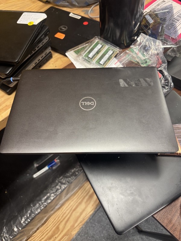 Dell Latitude E7470, i7, 128gb SSD. 8gb Ram, 14'', Win 11 pro, 6th gen gallery