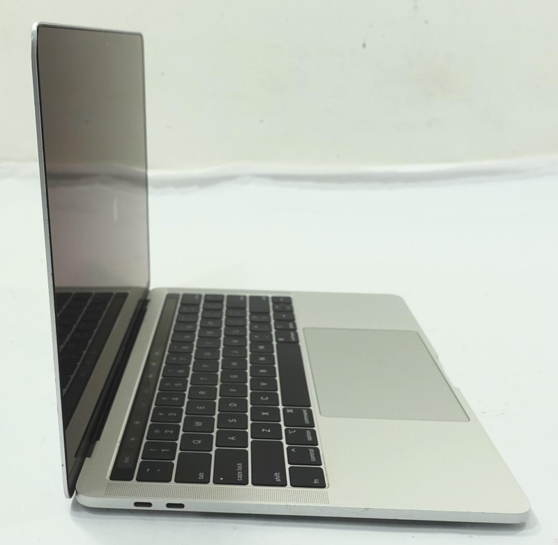 Apple MacBook Pro 2018 A1989 13.3" Retina i5-8259U 2.3GHz 8GB 256GB Laptop gallery