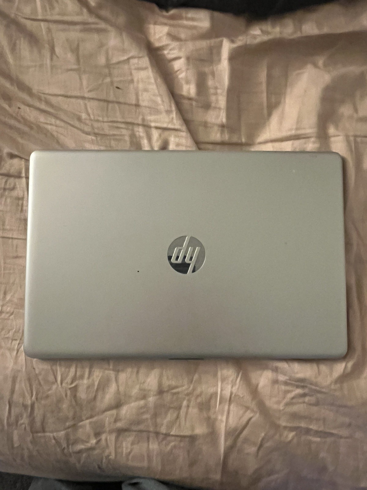 HP 15-DB0031NR Laptop 15.6" AMD A9-9425 Radeon R5 3.1GHz 4GB 1TB Win10 gallery