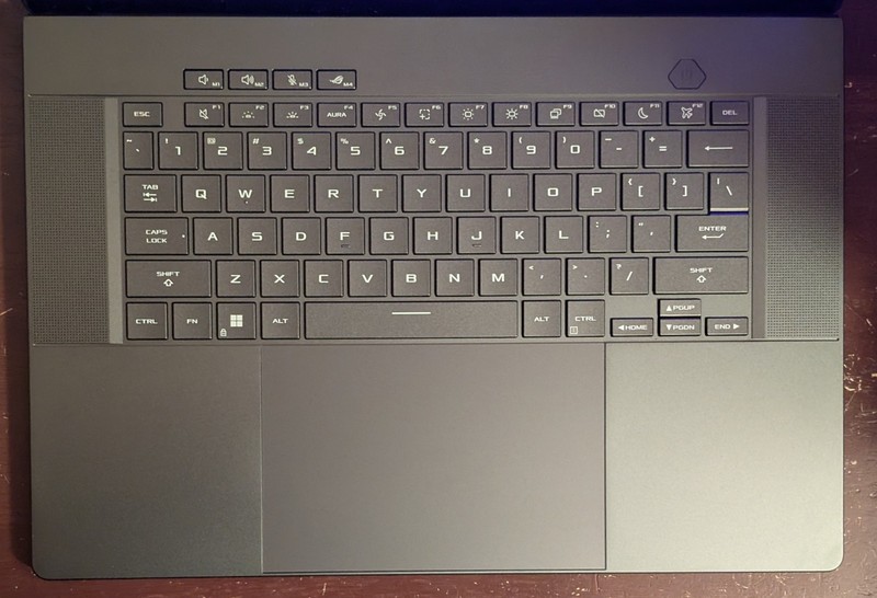 ASUS ROG Zephyrus G16 OLED (Core Ultra 9 185H, 16GB/1TB SSD, RTX 4070) Laptop gallery