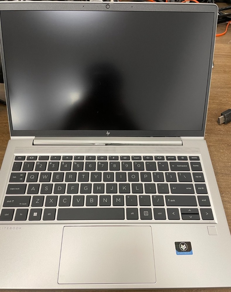 HP EliteBook 645 G9 R5 PRO 5675U 16GB 512GB NVMe Win 11 Pro, Cracked (READ)