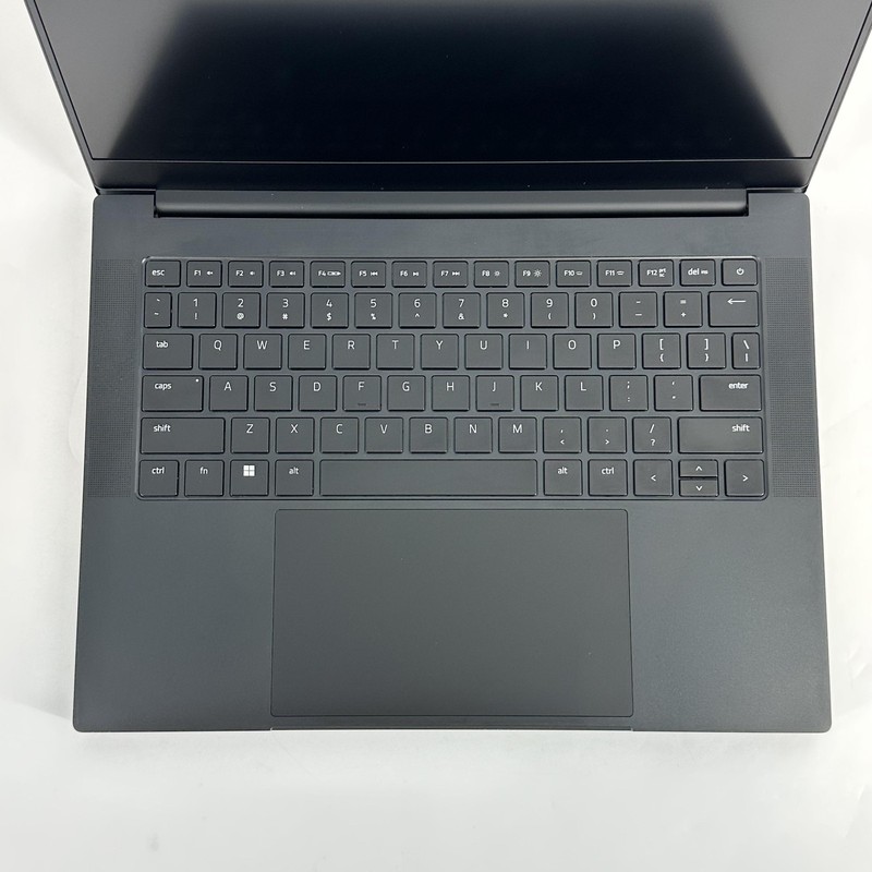 Razer Blade 14 240Hz QHD+ 4.0 GHz Ryzen 9 8945HS 32GB 1TB SSD NVIDIA RTX 4070 gallery