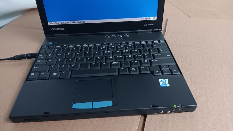 Vintage Compaq Evo N410c Retro Laptop Pentium III-M @ 1 GHz 12" LCD Screen + AC gallery