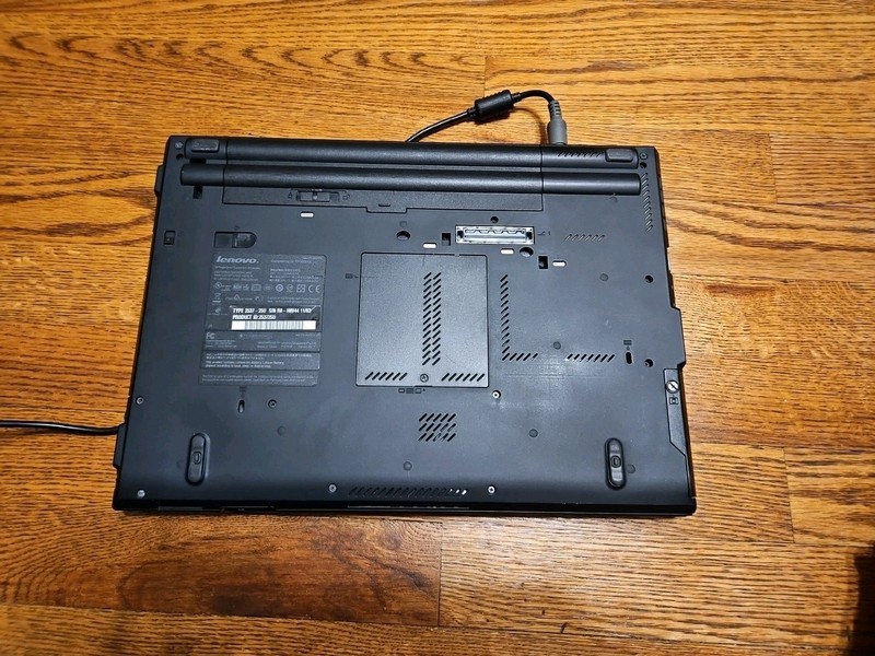 Lenovo ThinkPad T410 i5-M560 14" 4gb/320gb HDD. Win XP pro. Ready To Use. gallery
