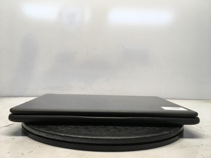 Dell Latitude 3190 2-In-1 Intel Pentium Silver N5000 1.1GHz 4 GB NO HD BIOS Lock gallery
