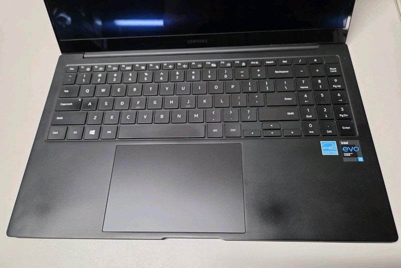Samsung Galaxy Book Pro NP950XDB 15.6" Intel Core i7 11th Gen *NO SSD-AS IS-READ gallery