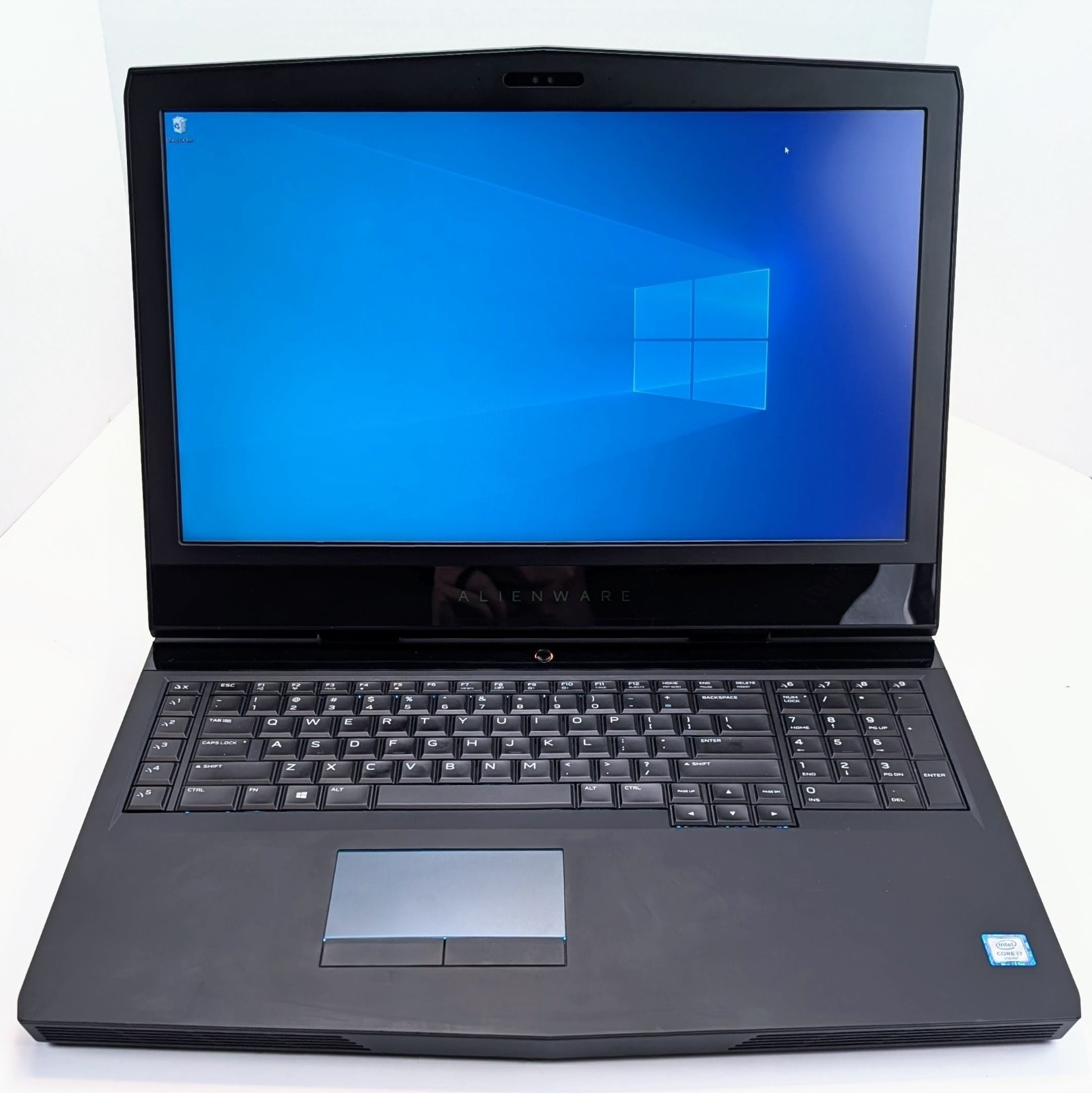 Alienware 17 R4 17.3" FHD i7-6700HQ GTX1070 8GB 16GB 128SSD + 1TB Win10 Pro gallery