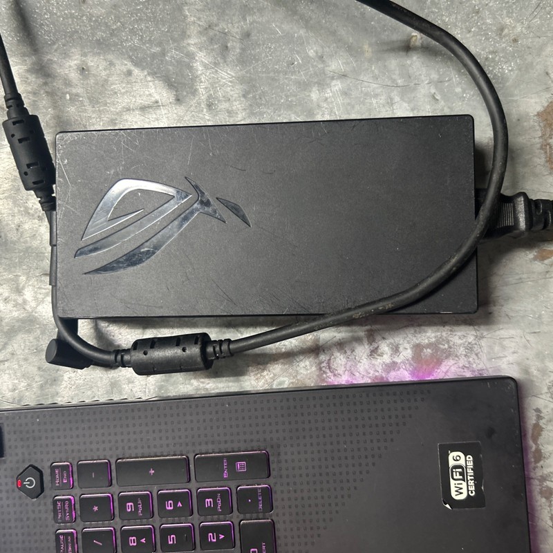 Asus ROG Strix G713 Ryzen 7 5800H 3.2GHz 16GB RAM 512GB GeForce RTX 3050Ti gallery