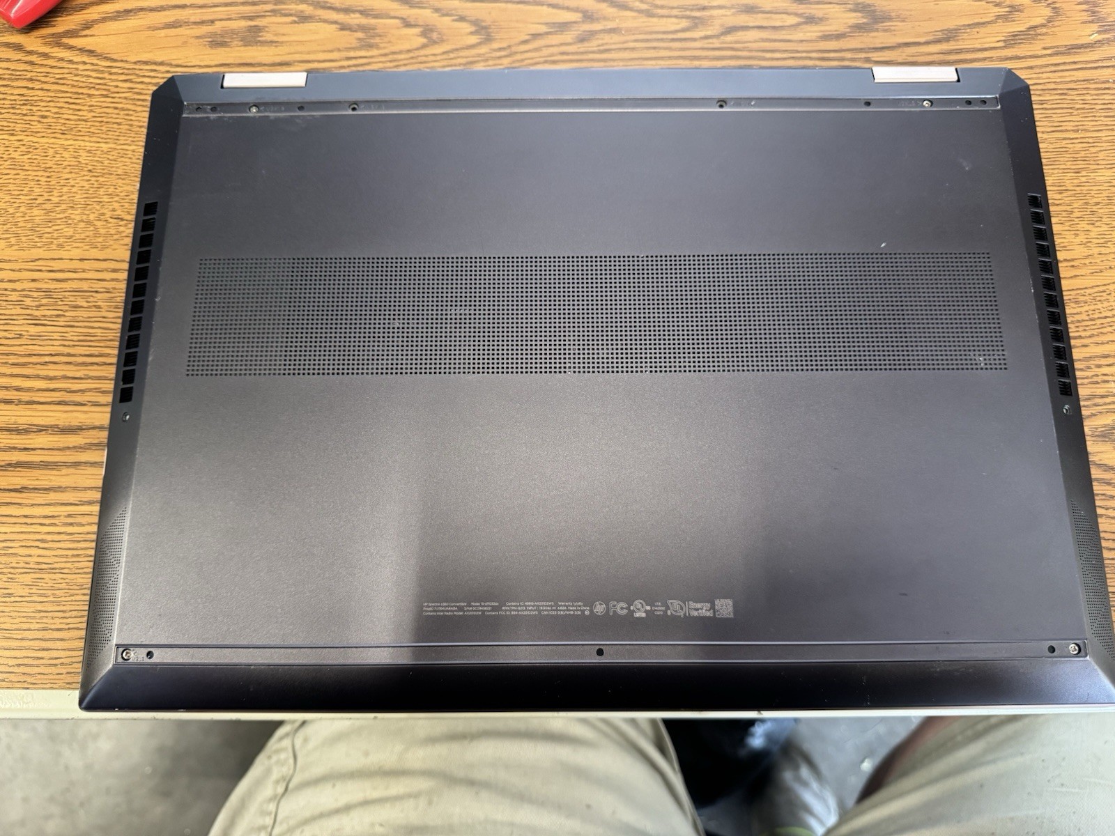 HP Spectre x360 15-df1xxx 15.6" i7-10510U 16GB 477GB SSD MX250 W11 Black gallery
