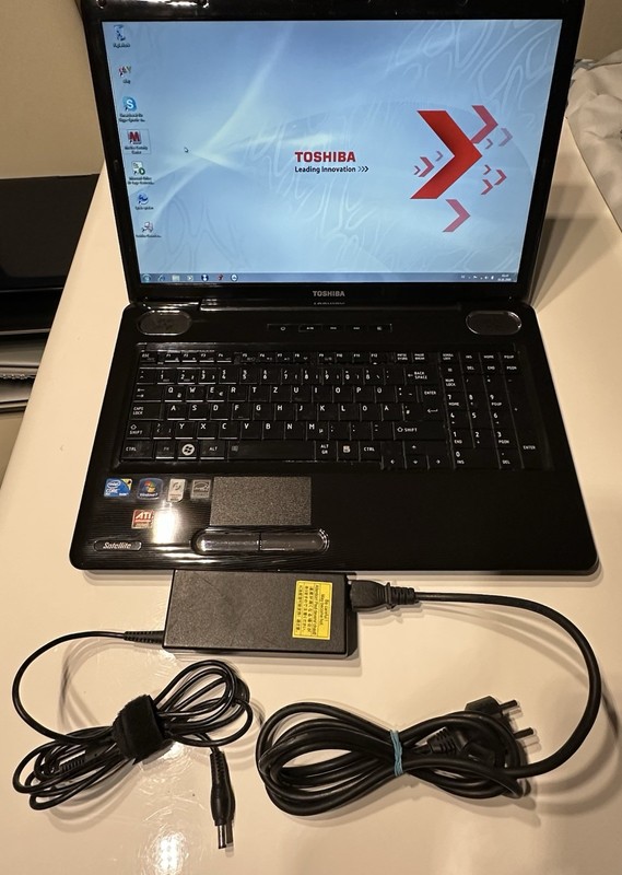 Toshiba Satellite L555-10M 15.6" Core 2 Duo 4GB 500GB HDD Win7 HP Power Supply gallery