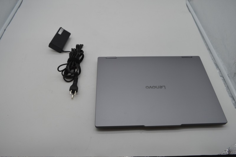 Lenovo IdeaPad 5i 16" Touch Intel Core Ultra 5 225U 16GB 512GB SSD PC1309706 gallery