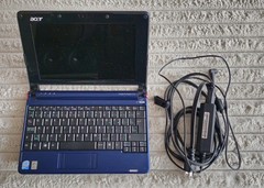 Acer Aspire One ZG5 Netbook Intel Atom Windows XP Portable + Charger – Working
