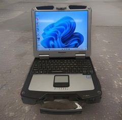 Panasonic Toughbook CF-31 MK6 i7-7600U Touch 16GB 256 SSD Win11pro 4G/DVD -Clean