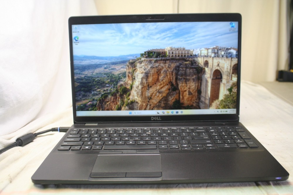 Dell Latitude 5501 i7-9850H 2.60GHz, 16GB Ram, 128GB SSD,NVIDIA MX150