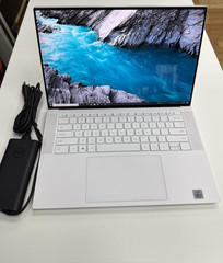 Dell XPS 15 9500 i9-10885H 64GB 2TB SSD 4K Touch 15.6 GTX 1650 Ti Laptop White