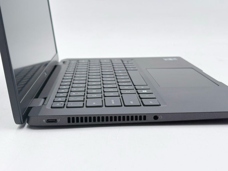Dell Latitude 7430 14"FHD intel vPro i7-1265U 1.8GHz 16GB RAM 256GB SSD +Charger gallery
