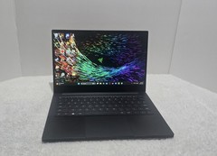 Razer Blade Stealth 13 4k Touch NVIDIA Ge-force Mx150 (RZ09-02812E52)
