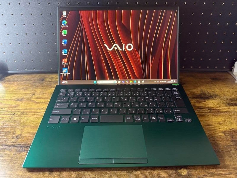 VAIO SX-14R Ultra7 16g 2TB Deep Emerald Core Ultra7 155H Notebook PC d731 gallery