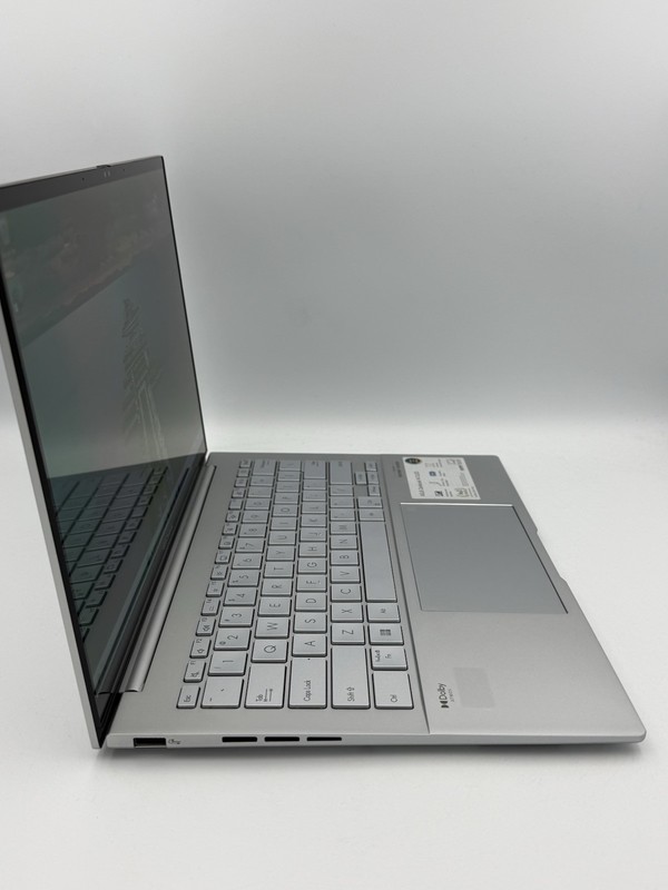 ASUS Zenbook 14 14” UX3405MA - Ultra 7 155H | 16GB RAM | 512GB SSD 3K OLED - 76C gallery