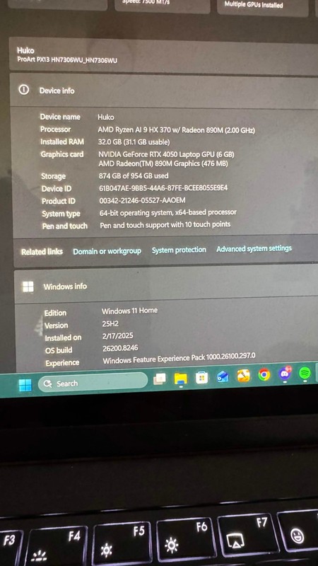 ASUS ProArt PX13 13.3" 3K OLED Touch 2-in-1 - Ryzen AI 9 HX 370 RTX4050 32GB 1TB gallery