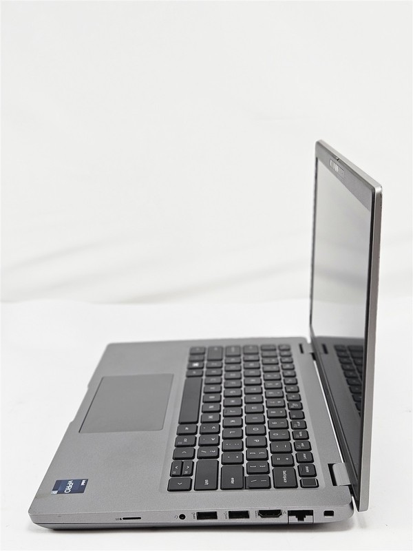Dell 14" Latitude 5431 i7-1270P 16GB RAM 256GB SSD Intel Iris Xe Graphics No OS gallery