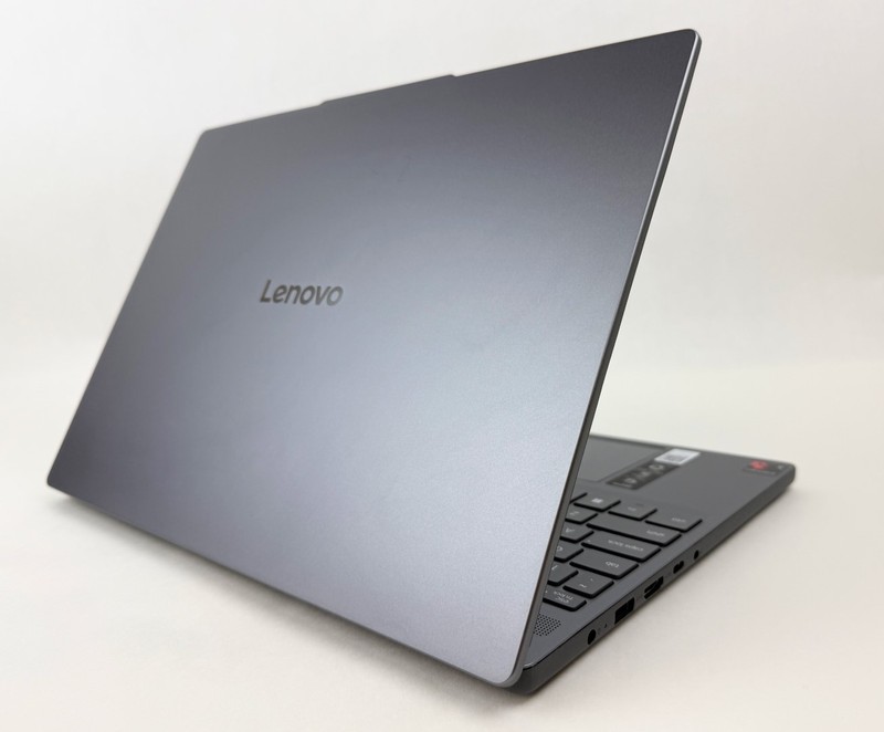 Lenovo IdeaPad Slim 3x 15Q8X10 15.3" WUXGA Touch Snapdragon X 16GB 1TB SSD W11H gallery