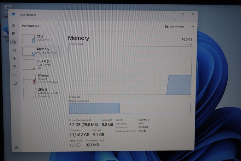 16" Lenovo IdeaPad Slim 5 - 16AKP10 / Ryzen AI 7-350 / 16GB / 1TB / 860M (256) gallery