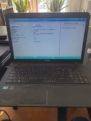 Toshiba Satellite C875-S7341 Intel i3-2328M 2.20Ghz 8GB Ram 640GB HD BAD BATTERY